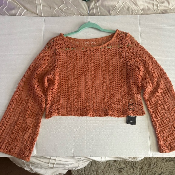 Y2K knitted crop top size medium - Picture 2 of 4